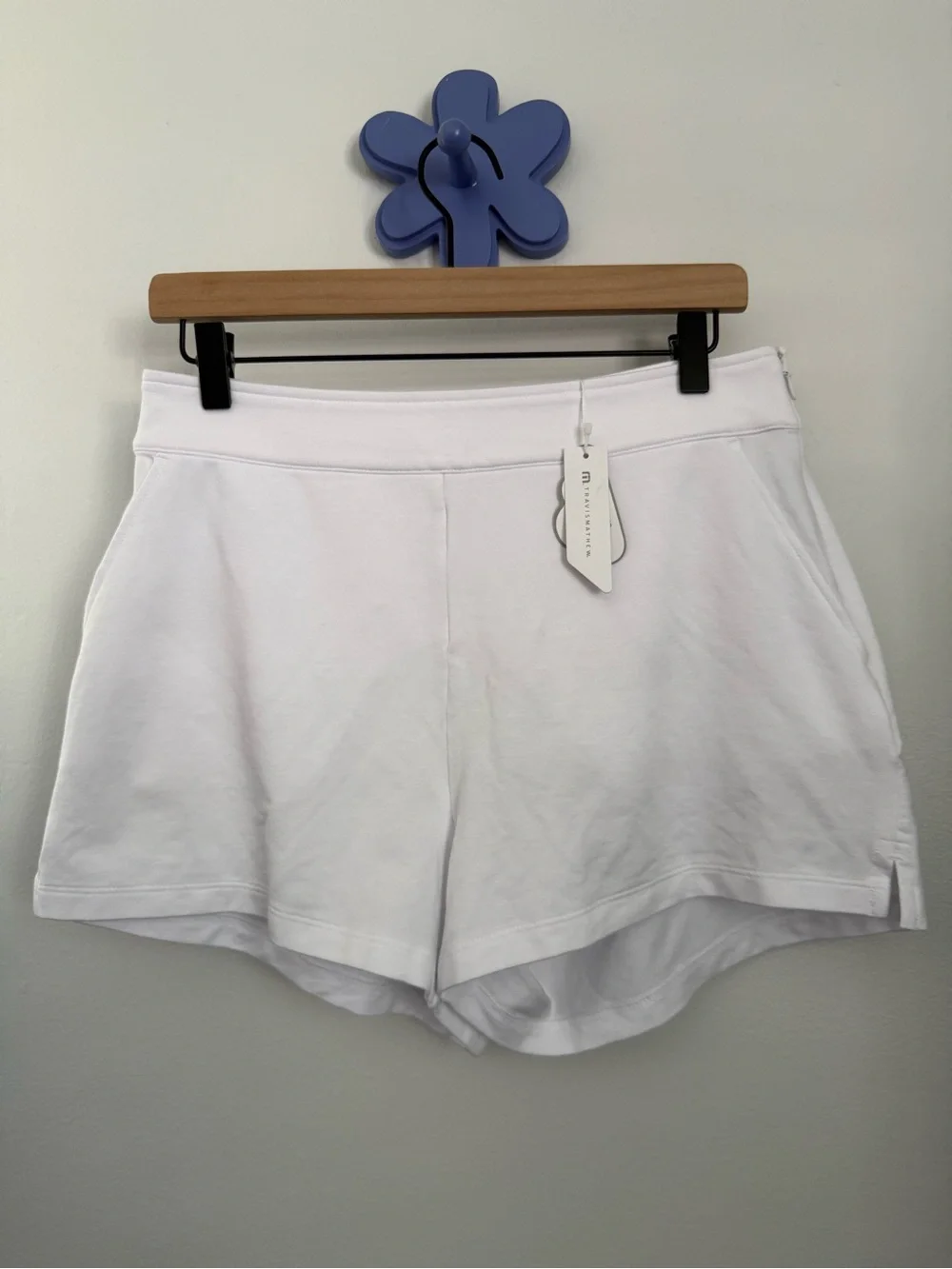 Travis Mathew Medium NEW Cloud Terry Short White Lounge Comfy Minimal
